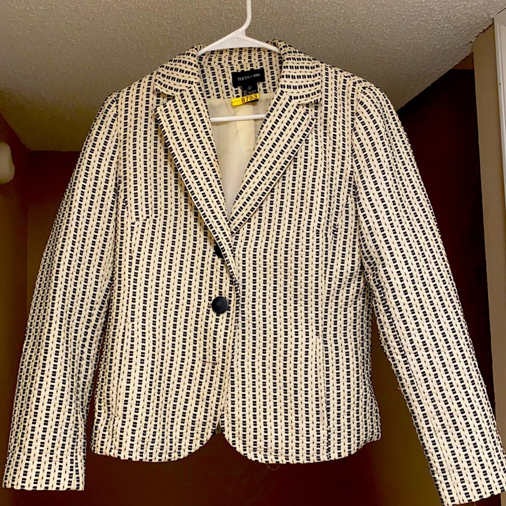 Cream/black blazer